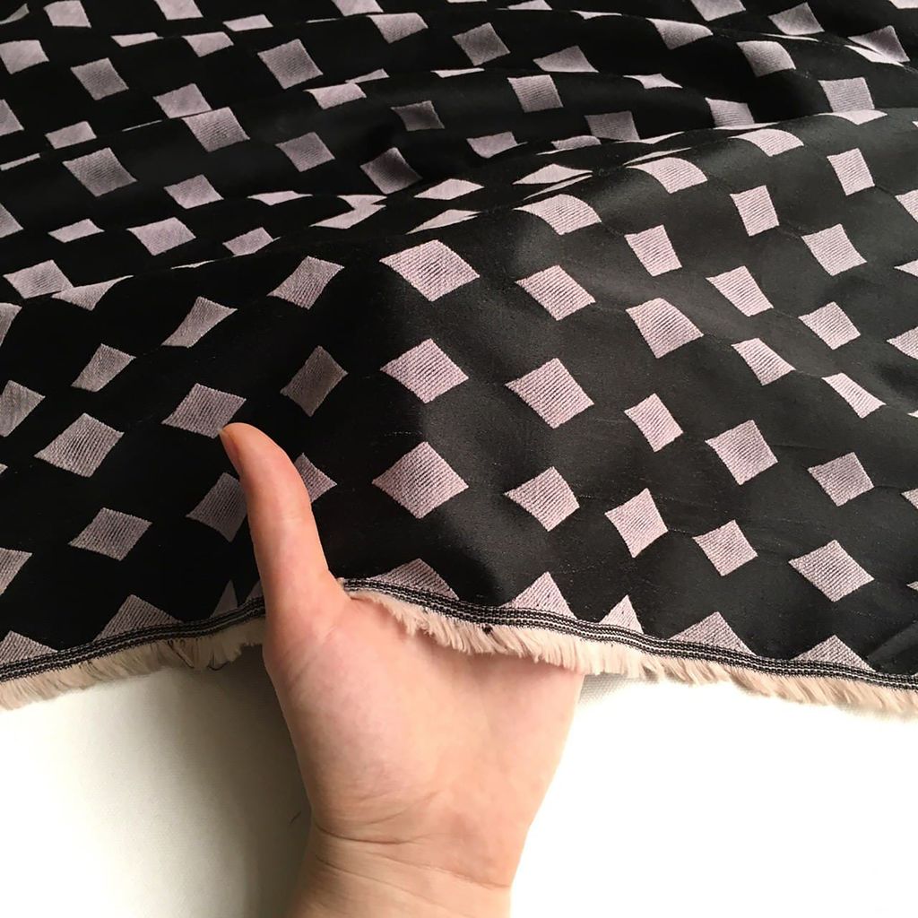 خرید اینترنتی پارچه ژاکارد دورو لوزیا