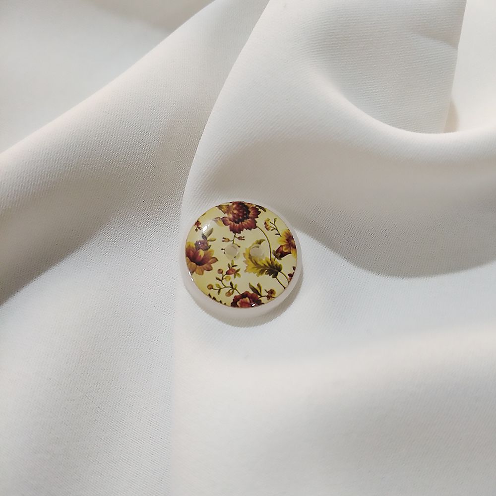 خرید اینترنتی دکمه دو سوراخه گلدار رنگ کرم D103 سایز 2