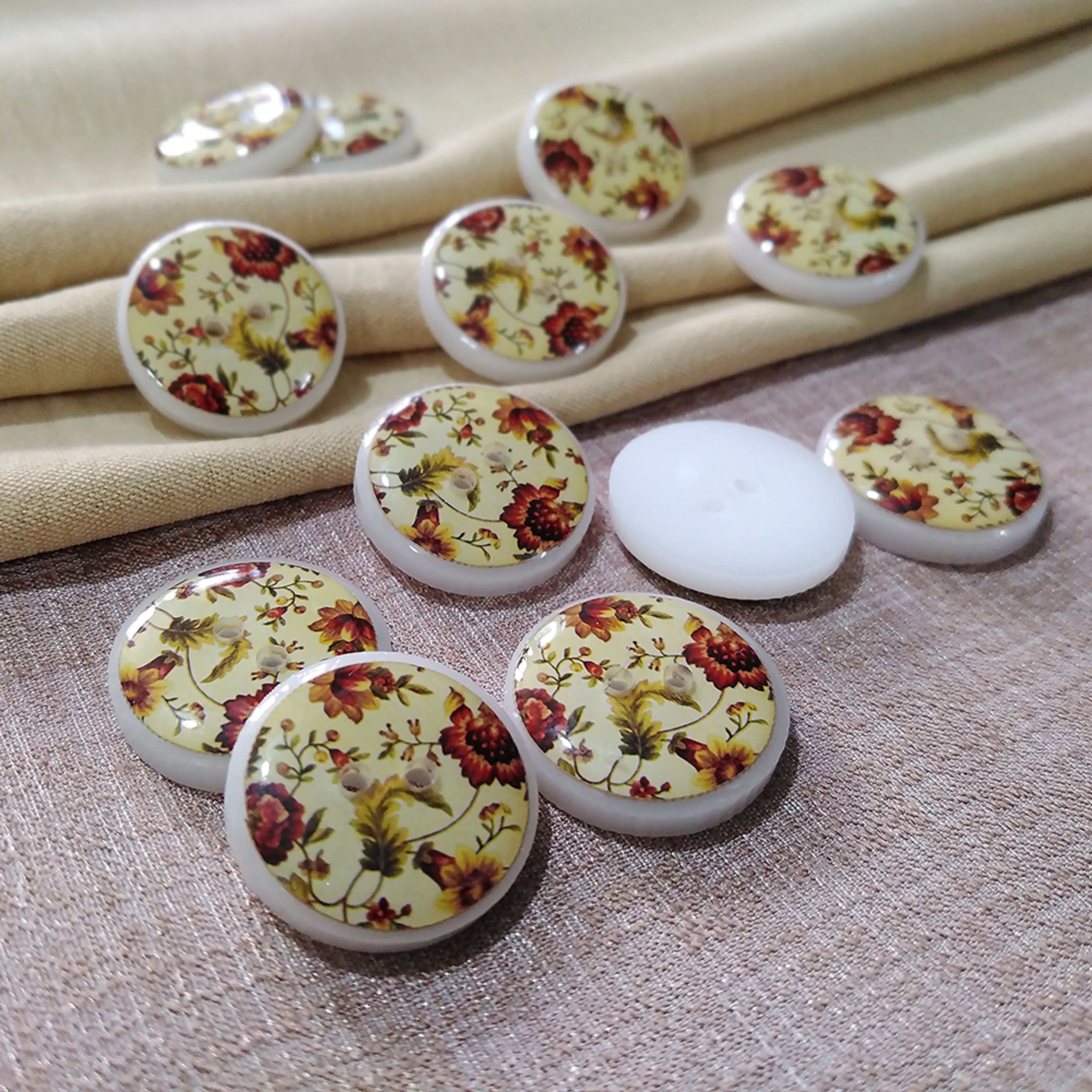 خرید آنلاین دکمه دو سوراخه گلدار رنگ کرم D103 سایز 1