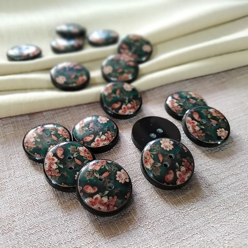 خرید اینترنتی دکمه دو سوراخه گلدار سبز یشمی D106 سایز 2