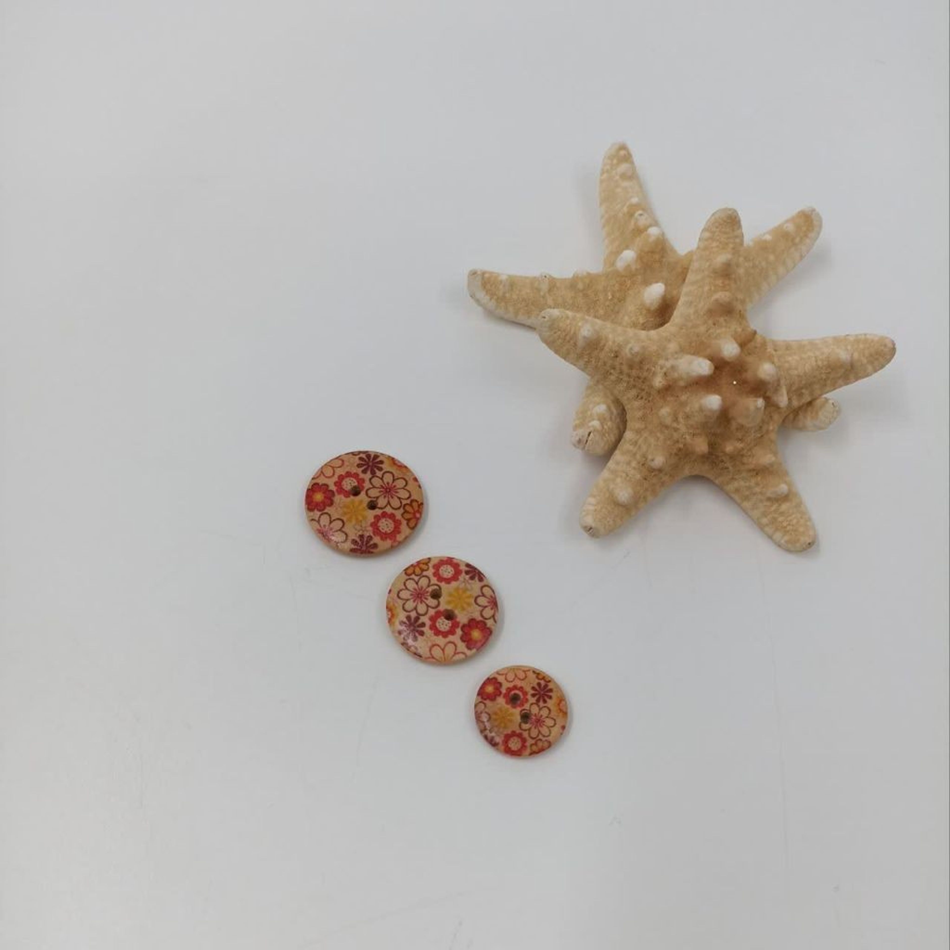خرید اینترنتی دکمه چوبی گلی