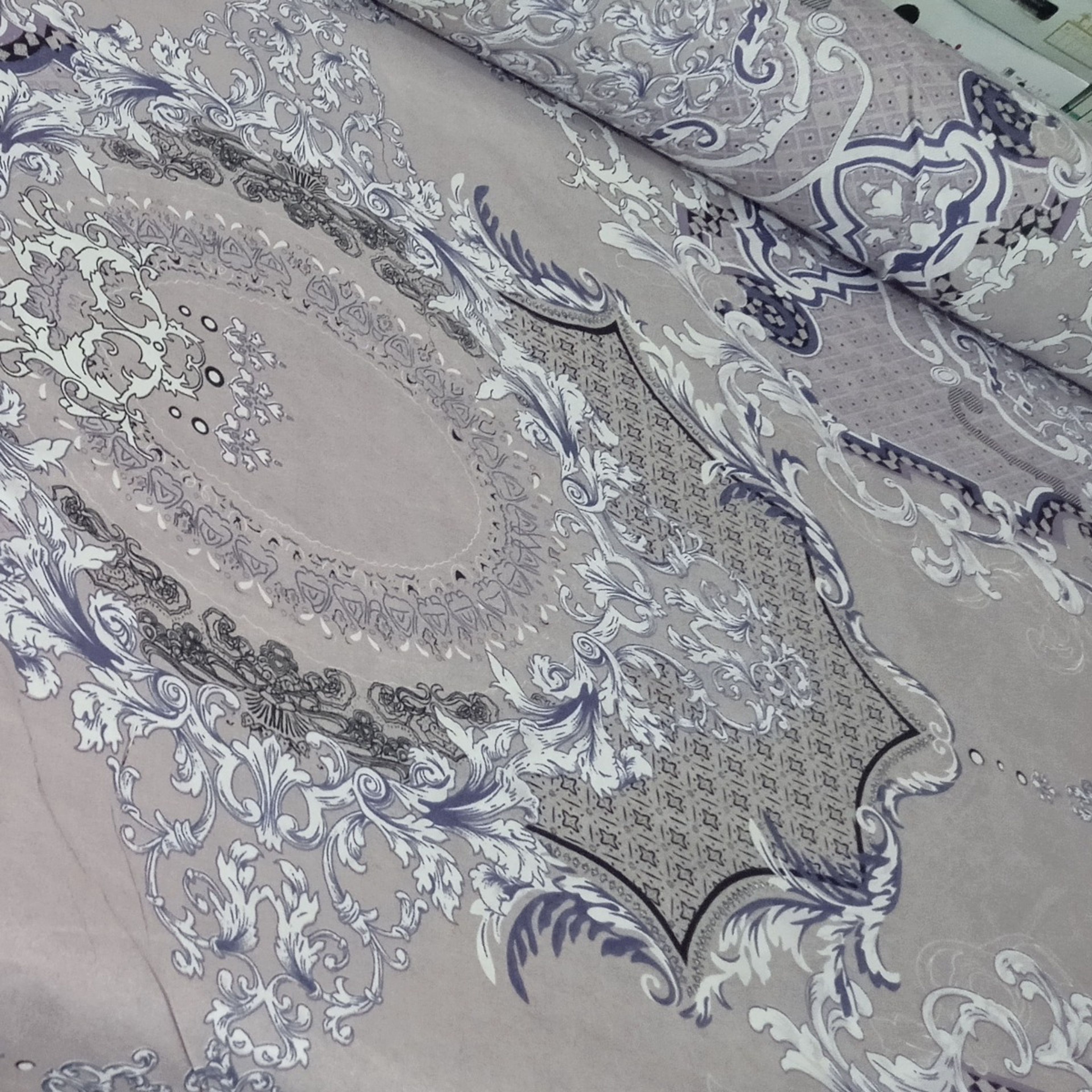 مشخصات پارچه روتختی ملحفه ای روتشکی طرح دار