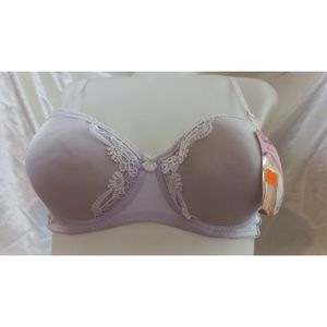 سوتین  اسفنجی .رنگ سفید سایز 70 کد 16