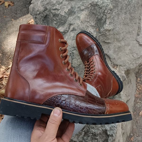 بوت مردانه اسپرت چرم طبیعی دست دوز مدل دماوند پلاس قهوه ای
