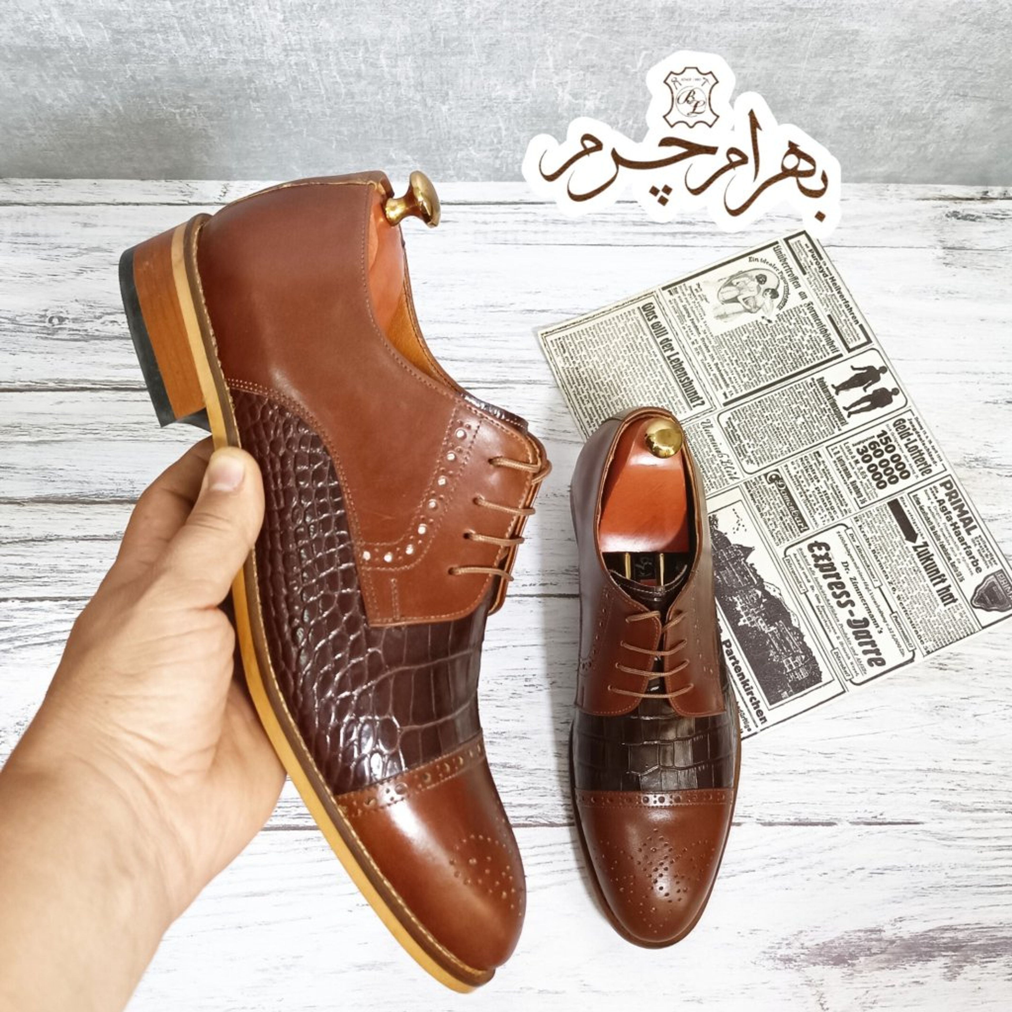 فروش اینترنتی کفش مردانه مجلسی چرم طبیعی مدل کارلو کروکودیلی قهوه ای 