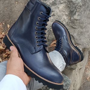 قیمت بوت مردانه  اسپرت چرم طبیعی دست دوز مدل دماوند سرمه ای