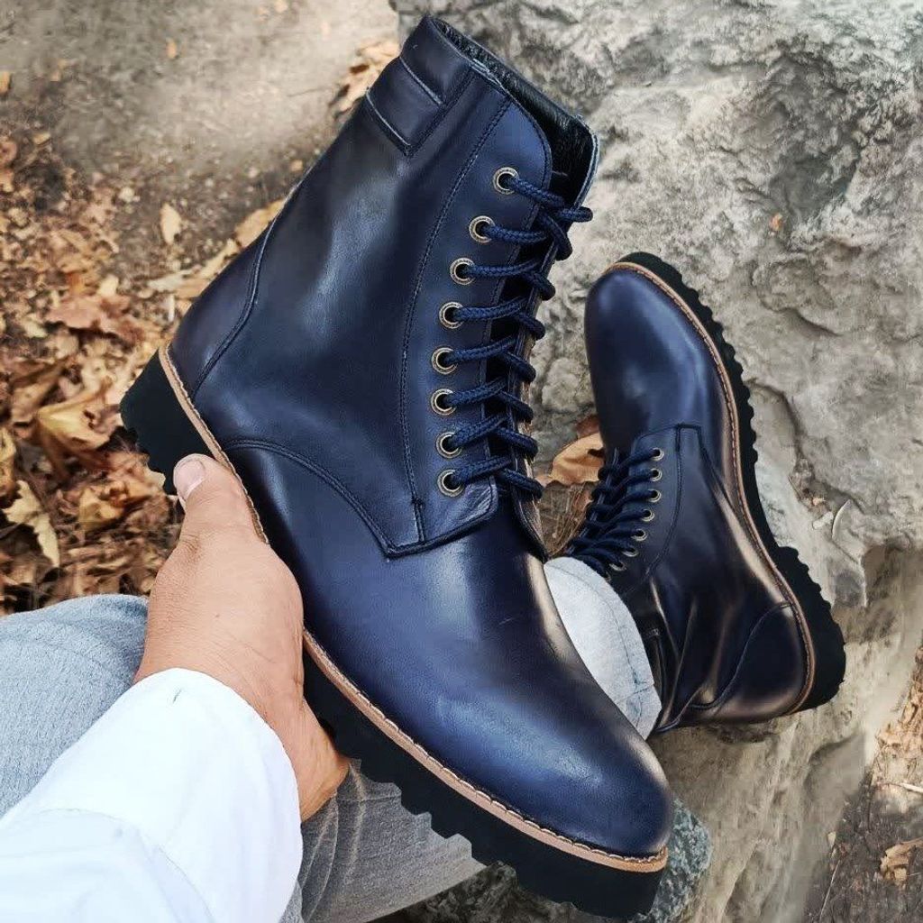 خرید آنلاین بوت مردانه  اسپرت چرم طبیعی دست دوز مدل دماوند سرمه ای