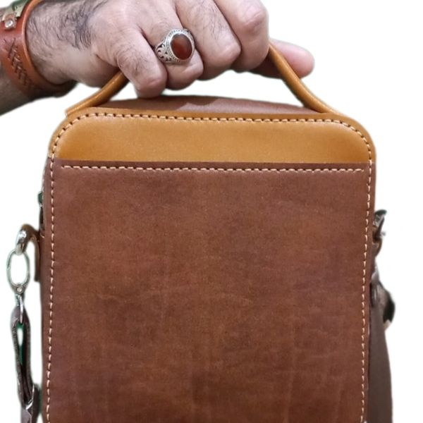 کیف دوشی مردانه با چرم طبیعی(دستدوز)