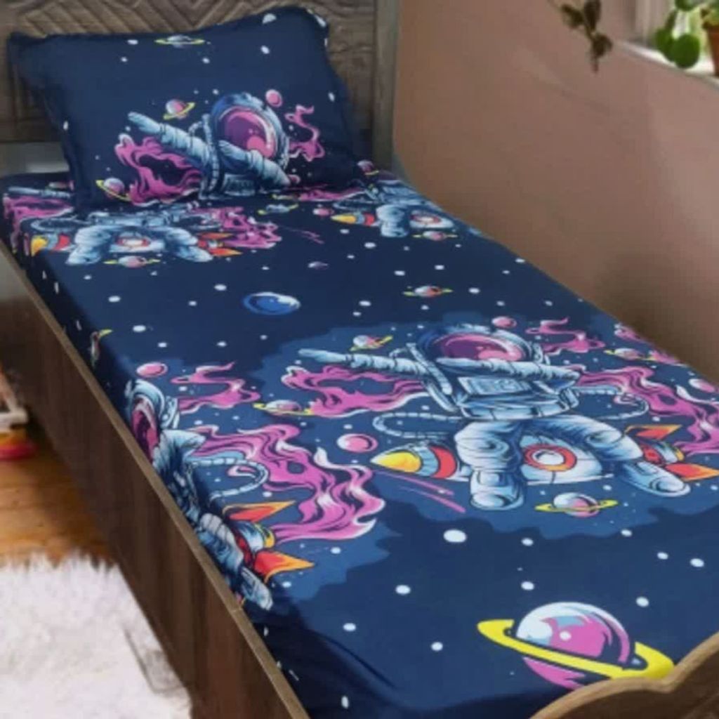 فروش اینترنتی روتختی پسر فضایی