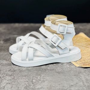 خرید اینترنتی قیمت صندل دخترانه طرح گلادیاتور کد 030601