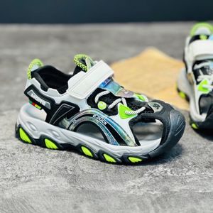 خرید اینترنتی قیمت صندل بچگانه چسبی طرح more برند G.duck کد 030606