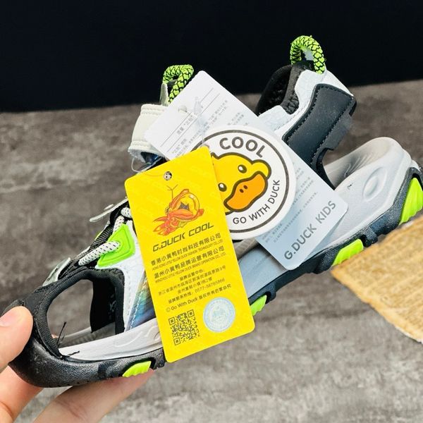 صندل بچگانه چسبی طرح more برند G.duck کد 030606