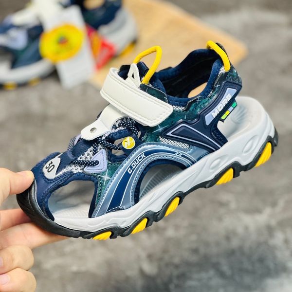 صندل بچگانه چسبی طرح more برند G.duck کد 030606