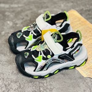 خرید اینترنتی قیمت صندل بچگانه چسبی طرح more برند G.duck کد 030606