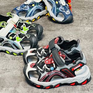 خرید اینترنتی قیمت صندل بچگانه چسبی طرح more برند G.duck کد 030606