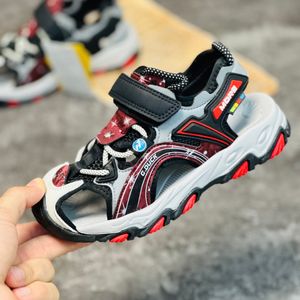 خرید اینترنتی قیمت صندل بچگانه چسبی طرح more برند G.duck کد 030606