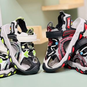 صندل بچگانه چسبی طرح more برند G.duck کد 030606