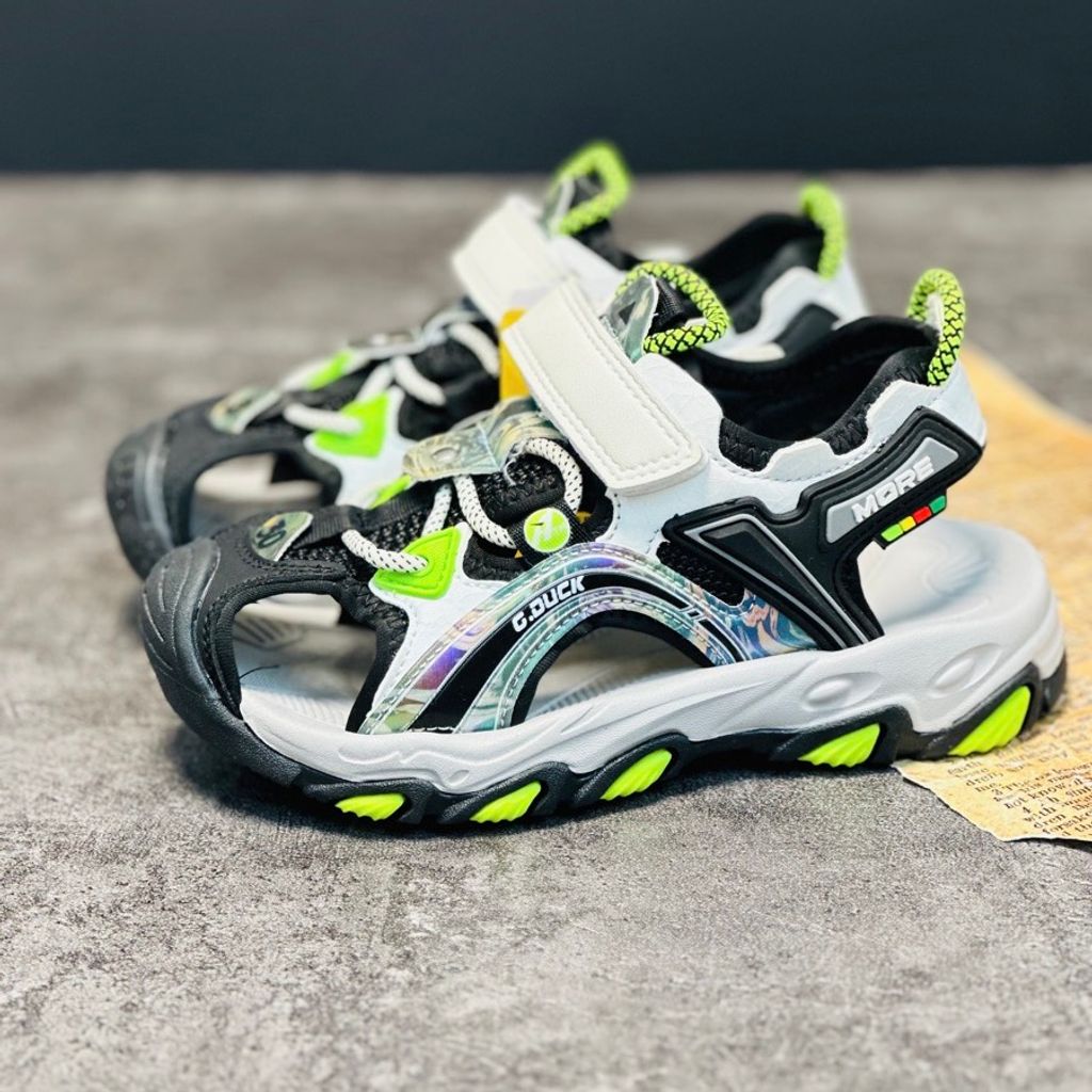 خرید اینترنتی قیمت صندل بچگانه چسبی طرح more برند G.duck کد 030606