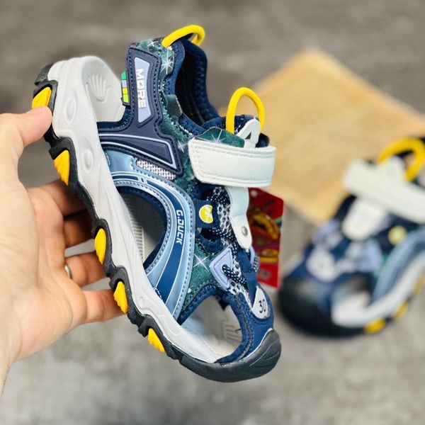 صندل بچگانه چسبی طرح more برند G.duck کد 030606