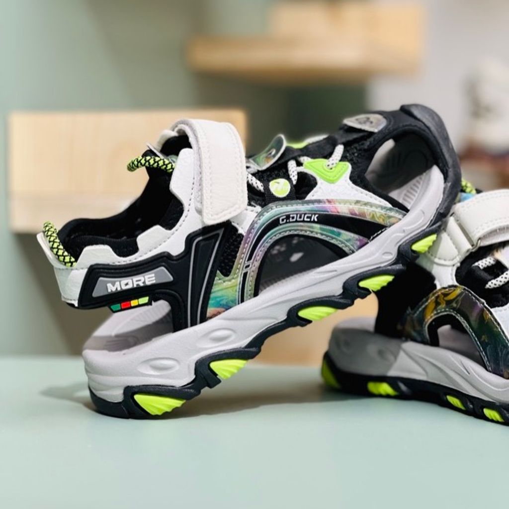 خرید اینترنتی قیمت صندل بچگانه چسبی طرح more برند G.duck کد 030606