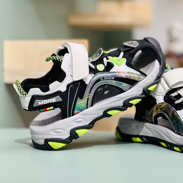 صندل بچگانه چسبی طرح more برند G.duck کد 030606