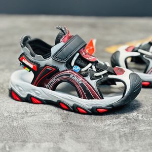 خرید اینترنتی قیمت صندل بچگانه چسبی طرح more برند G.duck کد 030606