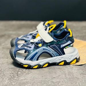 خرید اینترنتی قیمت صندل بچگانه چسبی طرح more برند G.duck کد 030606