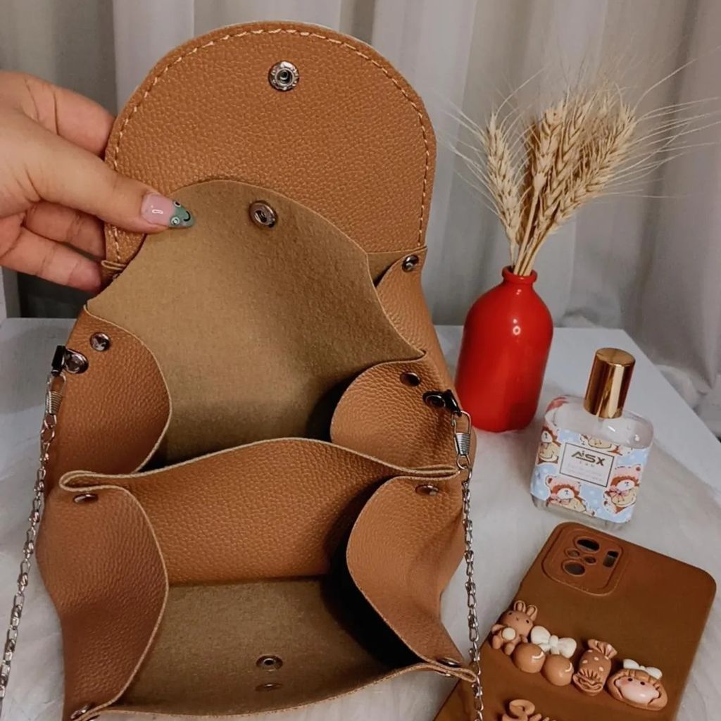 خرید اینترنتی کیف دوشی چرمی طرحدار