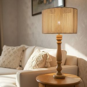 آباژور رو میزی چوبی با شید مکرومه