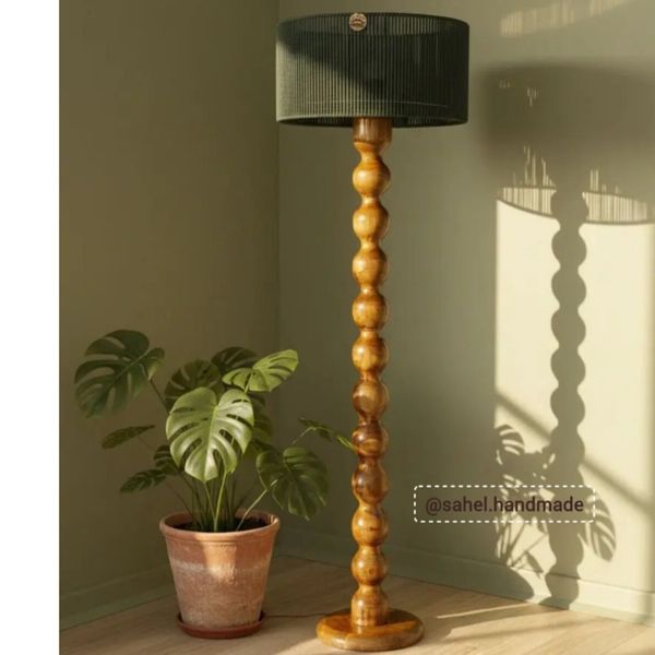 آباژور ایستاده چوبی کنار سالنی کد 8949