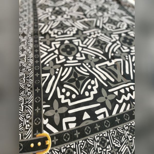 شال نخ چهارفصل لوییویتون
