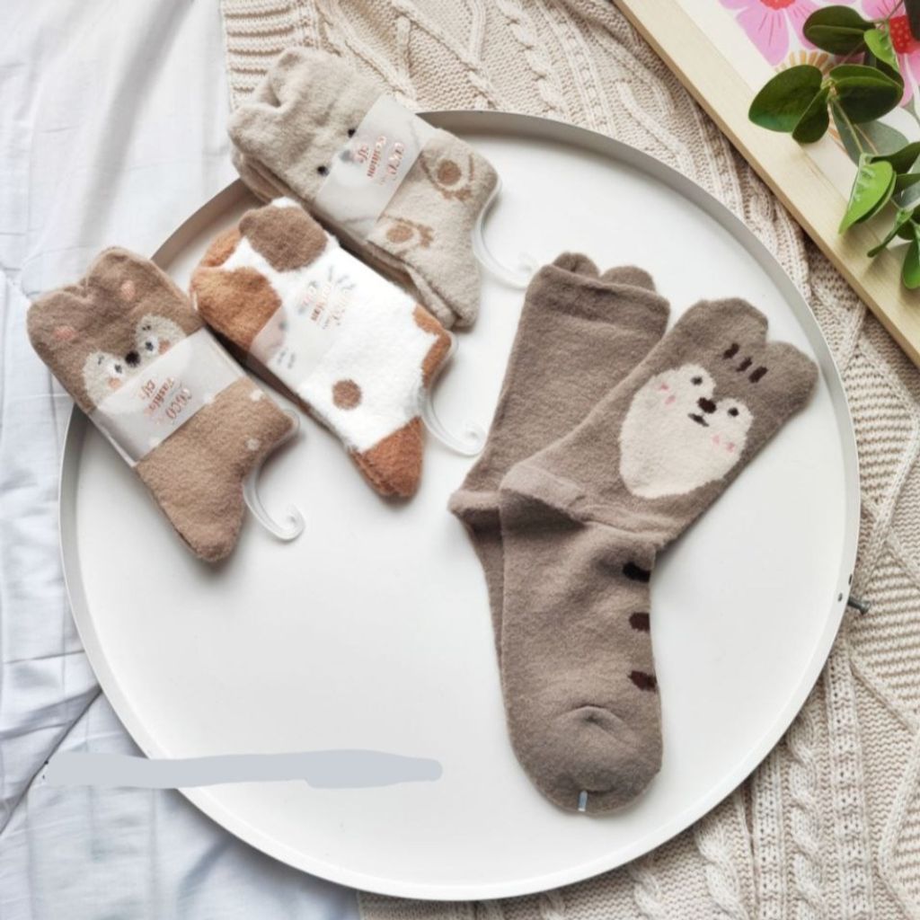 فروش اینترنتی جوراب ساقدار زنانه طرح گربه پشمی کوکوهانا