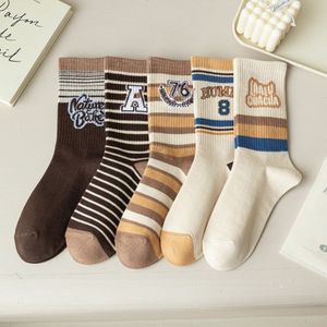 جوراب ساقدار زنانه طرح کرم قهوه ای