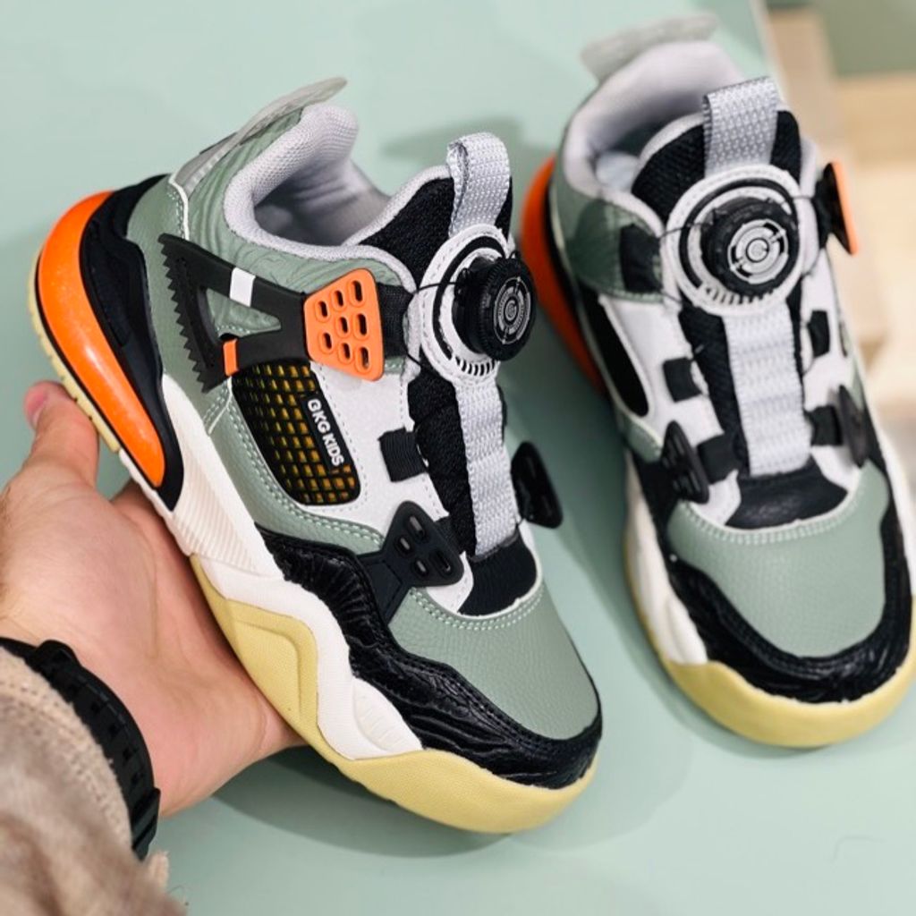 خرید اینترنتی قیمت کتونی طرح جردن4 برند BKG کد 071902