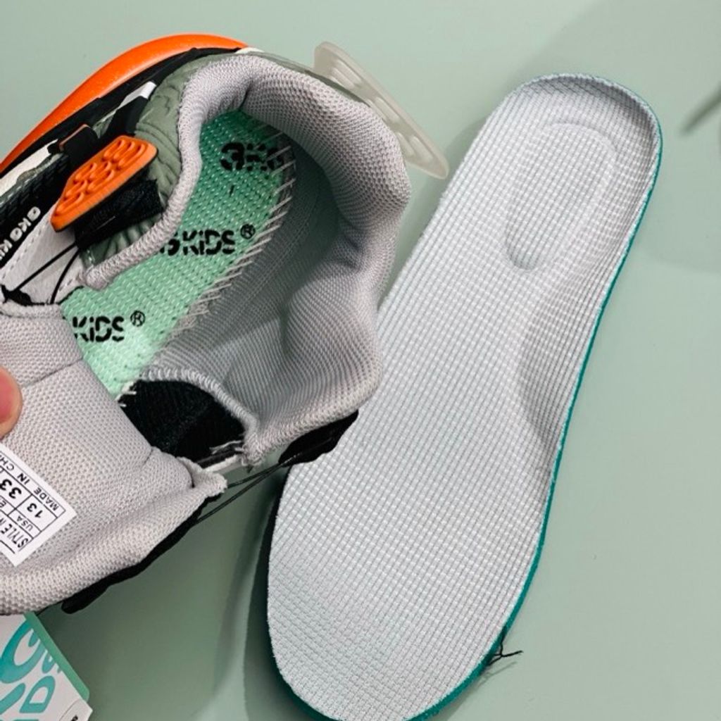 خرید اینترنتی قیمت کتونی طرح جردن4 برند BKG کد 071902