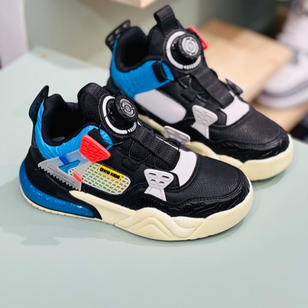 خرید اینترنتی قیمت کتونی طرح جردن4 برند BKG کد 071902