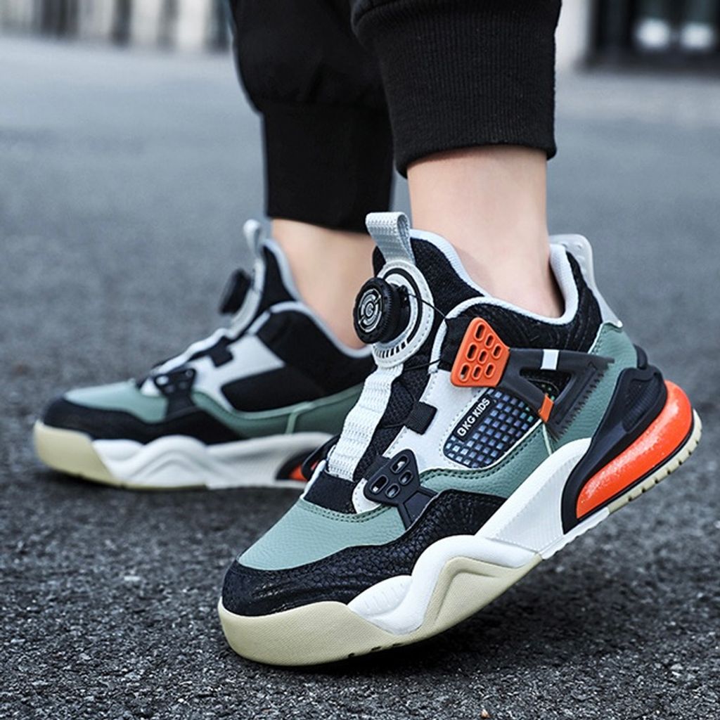 خرید اینترنتی قیمت کتونی طرح جردن4 برند BKG کد 071902