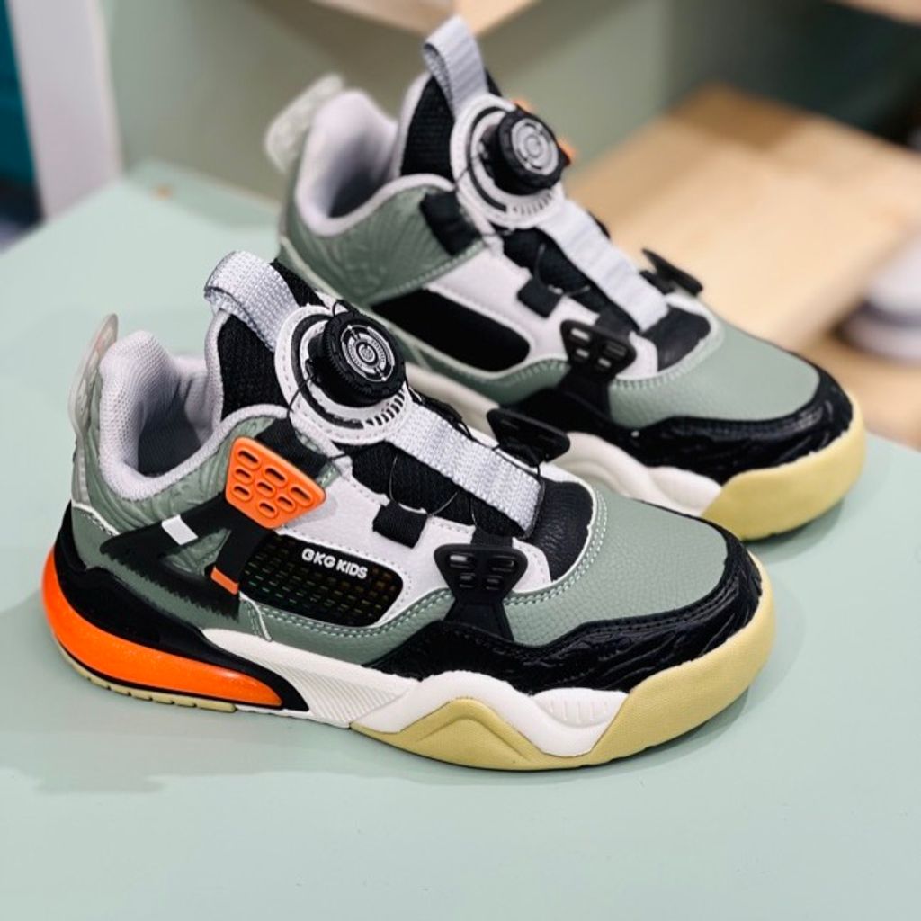 خرید اینترنتی قیمت کتونی طرح جردن4 برند BKG کد 071902