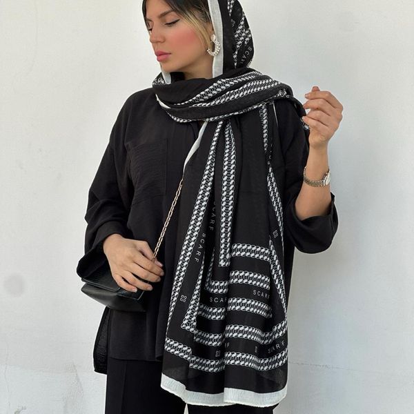 شال پاییزه تمام نخ پارچه وارداتی