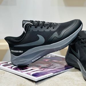 خرید اینترنتی کتونی اورجینال running برند Nike Zoom کد 072402