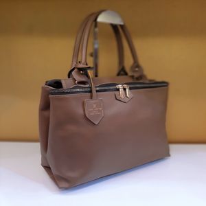 فروش اینترنتی کیف مدل Louis Vuitton غیر اصل