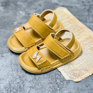 خرید اینترنتی قیمت صندل بچگانه نیوبالانس دو چسب کد 032403