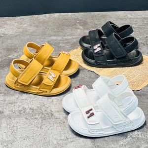 خرید اینترنتی قیمت صندل بچگانه نیوبالانس دو چسب کد 032403