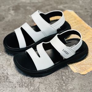 خرید اینترنتی قیمت صندل بچگانه اسپرت طرح هشتی  LuckyKids کد 032904