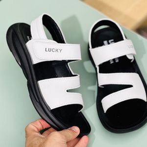 خرید اینترنتی قیمت صندل بچگانه اسپرت طرح هشتی  LuckyKids کد 032904