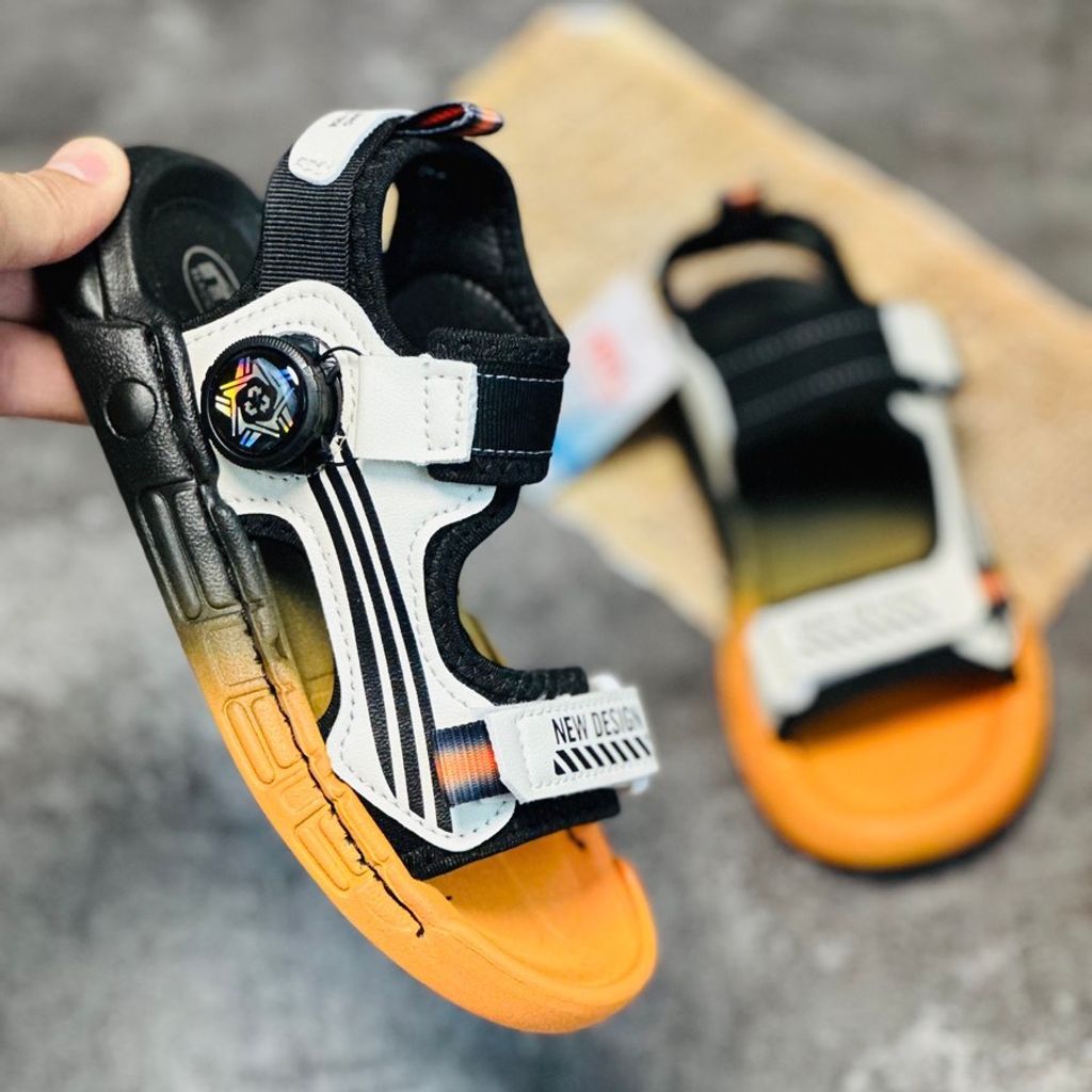 خرید اینترنتی قیمت صندل بچگانه زیپلاینی طرح benz برند mtl کد 033002