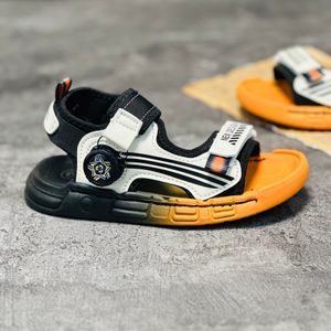 خرید اینترنتی قیمت صندل بچگانه زیپلاینی طرح benz برند mtl کد 033002