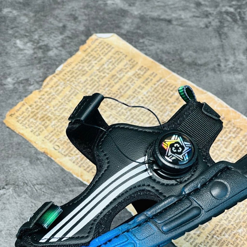 خرید اینترنتی قیمت صندل بچگانه زیپلاینی طرح benz برند mtl کد 033002