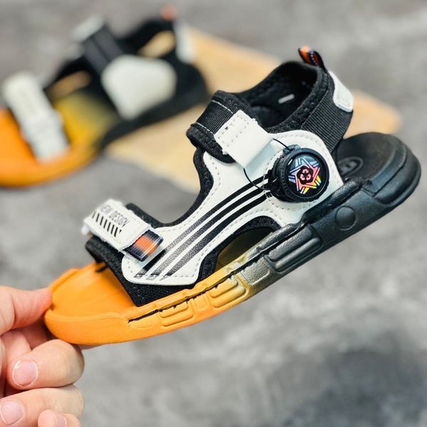 صندل بچگانه زیپلاینی طرح benz برند mtl کد 033002