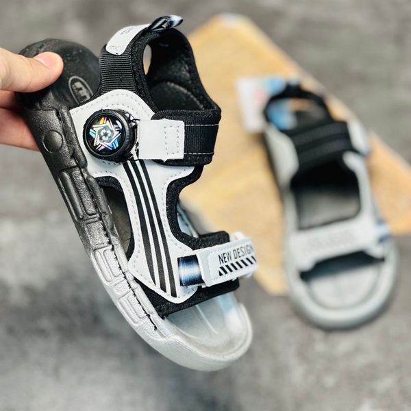 صندل بچگانه زیپلاینی طرح benz برند mtl کد 033002